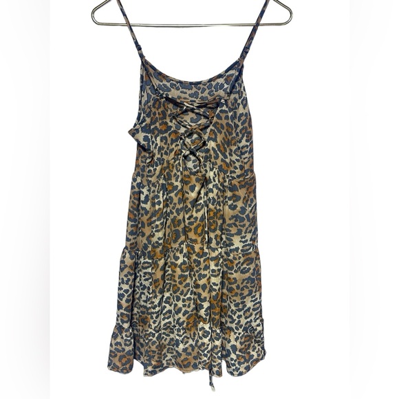 Heart & Hips Animal Print Flirty Lace Up Back Mini Dress Small - Picture 7 of 14